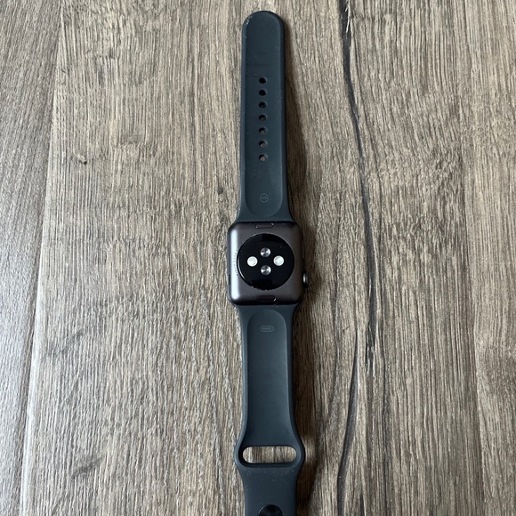Apple Watch Series 3 - Picture 2 of 3